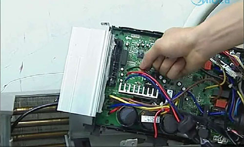 会同美的空调电话是多少